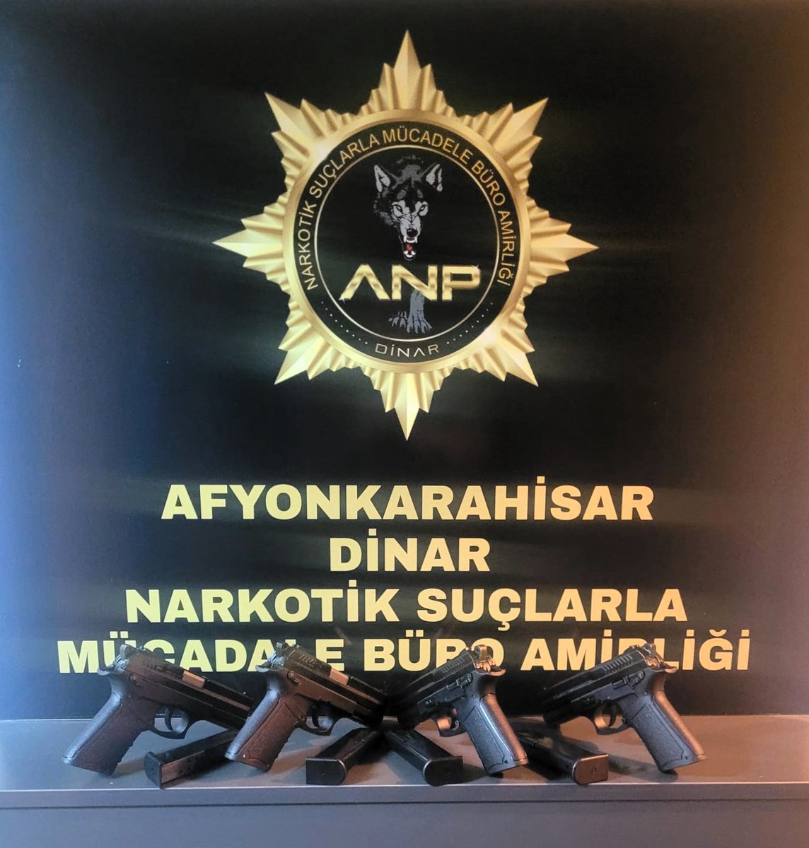 Ruhsatsız Tabancalar Ele Geçirildi: Şüpheli Gözaltına Alındı