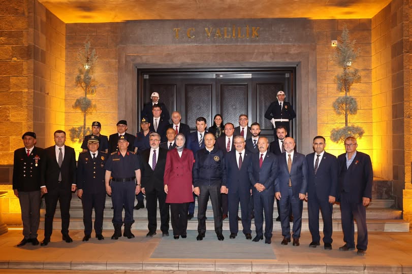 İçişleri Bakanı Yerlikaya Afyonkarahisar'da Valiyle Görüşme Yaptı