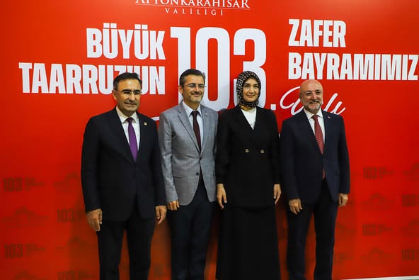 Afyonkarahisar'da 30 Ağustos Zafer Bayramı Coşkusu: Resepsiyon ve Askeri Erkanla Kutlama