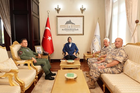 Afyonkarahisar Valisi Yiğitbaşı, Hava Kuvvetleri Komutanlarını Ağırladı