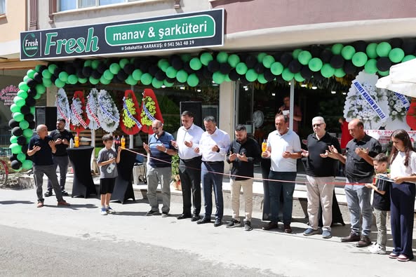 Sandıklı Belediye Başkanı Öztaş, Yeni İşletmenin Açılışına Katıldı