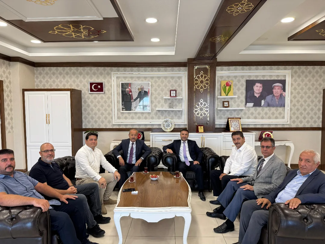 MHP Heyeti Bolvadin Belediye Başkanı Aynacı'yı Ziyaret Etti