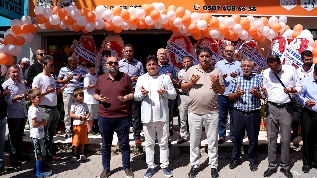 Bolvadin'de Yeni Bir İş Yeri Açıldı: Ayan Hırdavat Hizmete Girdi