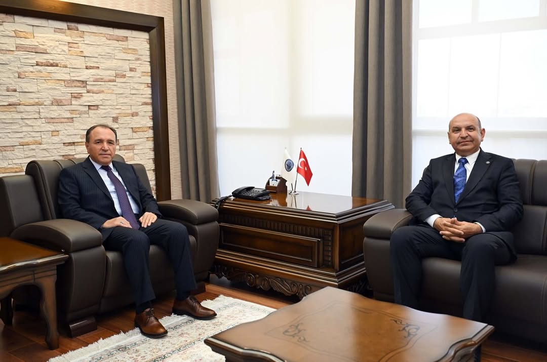 Afyon Kocatepe Üniversitesi Rektörü Karakaş, Türk Eğitim-Sen Afyonkarahisar Şube Başkanı Demirci'yi Ağırladı