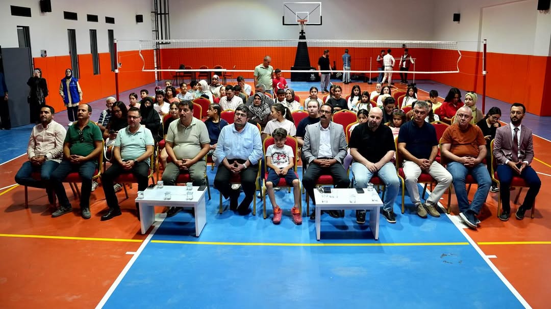 Bolvadin'de Gençlik Yaz Kulübü Kapanış Programı Coşkuyla Tamamlandı