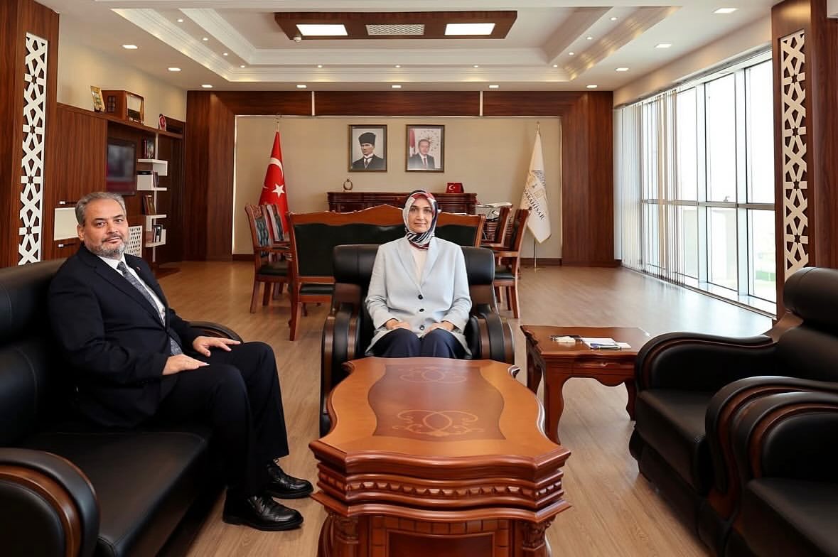 Afyonkarahisar Sağlık Bilimleri Üniversitesi Rektörü Vali Yiğitbaşı'nı Ziyaret Etti