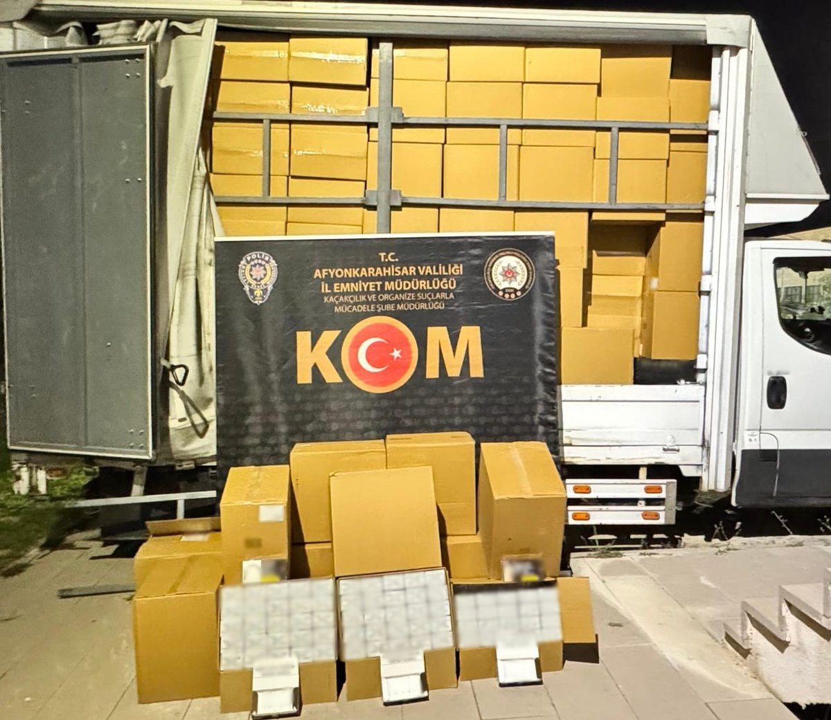 Çay İlçesinde Kaçakçılık Operasyonu: Araçta Arama Yapıldı