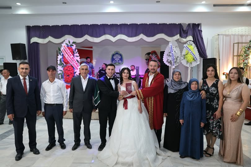 Sandıklı Belediye Başkanı Öztaş, Sefa Turan ve Tayyibe Dede'nin Nikah Törenine Katıldı