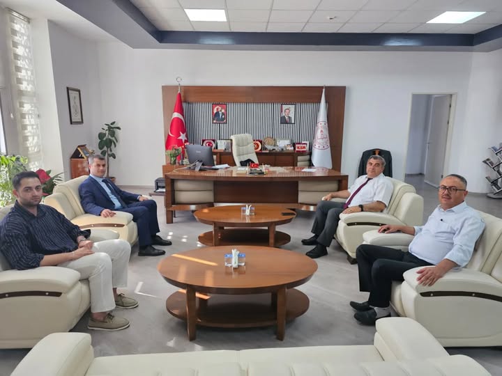 Uşak Ağır Ceza Reisi Özbek, Afyonkarahisar İl Milli Eğitim Müdürünü Ziyaret Etti