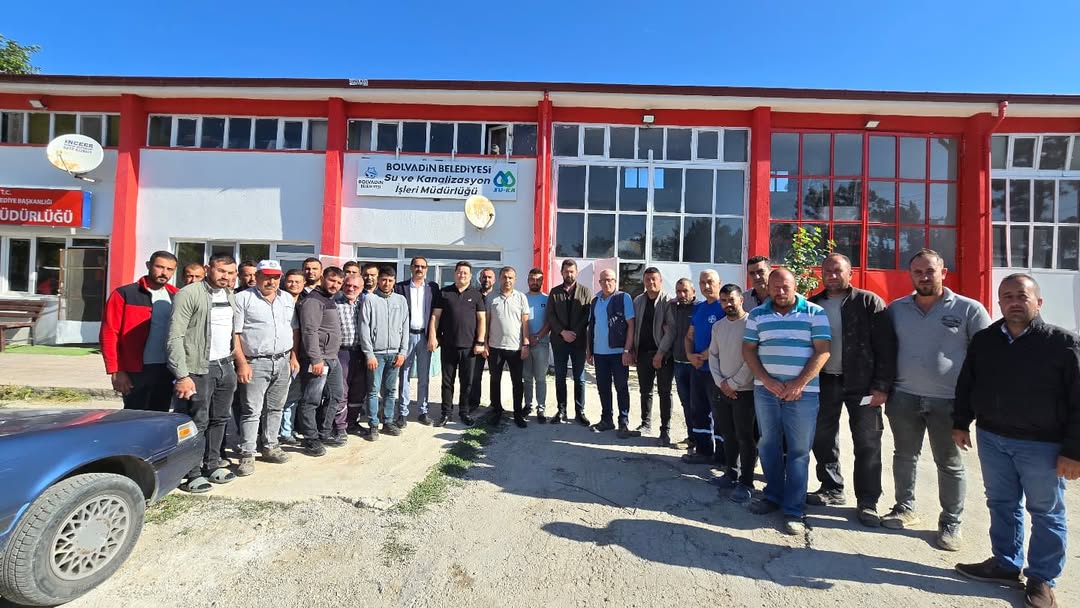 Bolvadin Belediye Başkanı Aynacı, Saha Çalışanlarıyla Kahvaltıda Buluştu