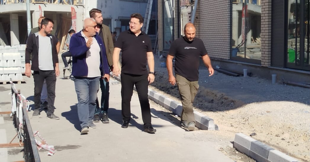 Bolvadin Çarşı Merkezi Yenileniyor: Başkan Aynacı Çalışmaları İnceledi