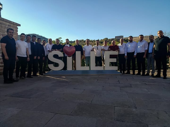 AK Parti Afyon İl Başkanı Şahin, Konya'nın Tarihi Sille Mahallesi'ni Ziyaret Etti