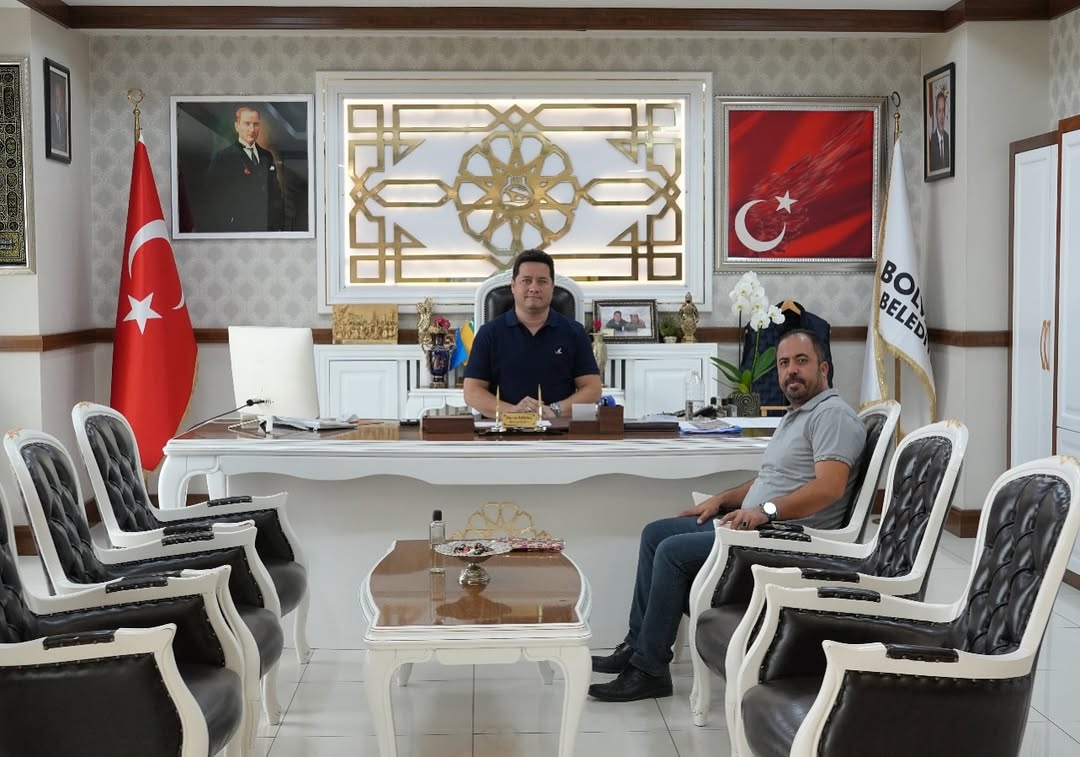 Bolvadin Belediye Başkanı Aynacı'yı Okul Müdürü Ziyaret Etti