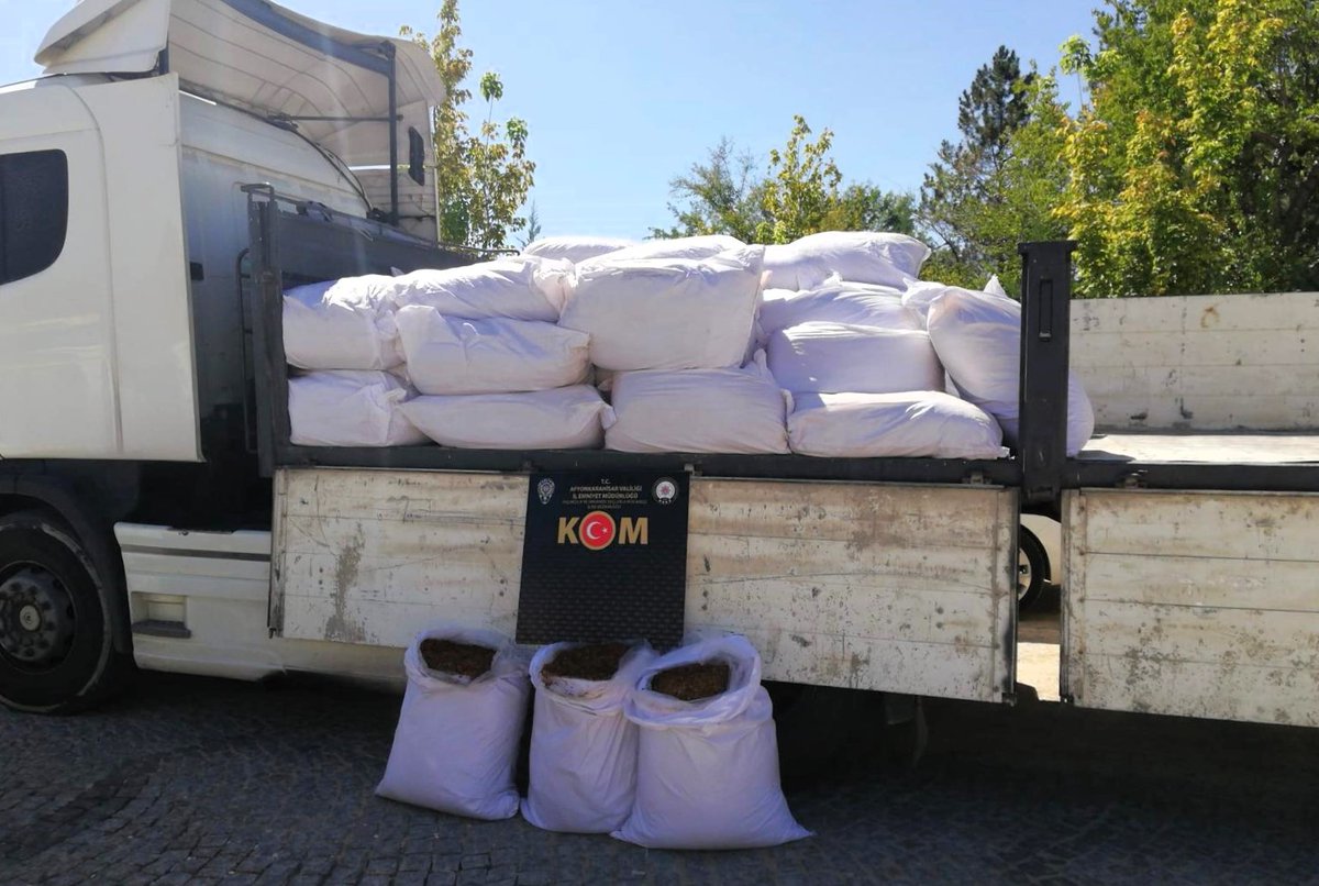 Emniyet'ten Kaçakçılık Operasyonu: 1380 Kg Kıyılmış Tütün Ele Geçirildi