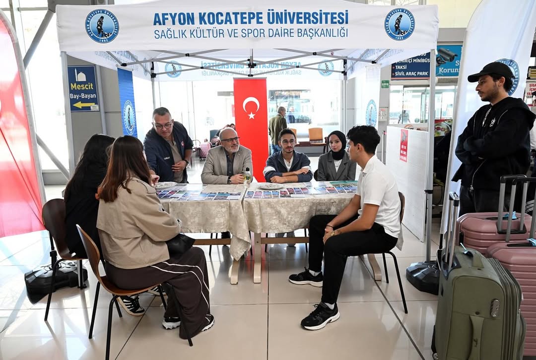 Afyon Kocatepe Üniversitesi Yeni Öğrencileri Karşıladı