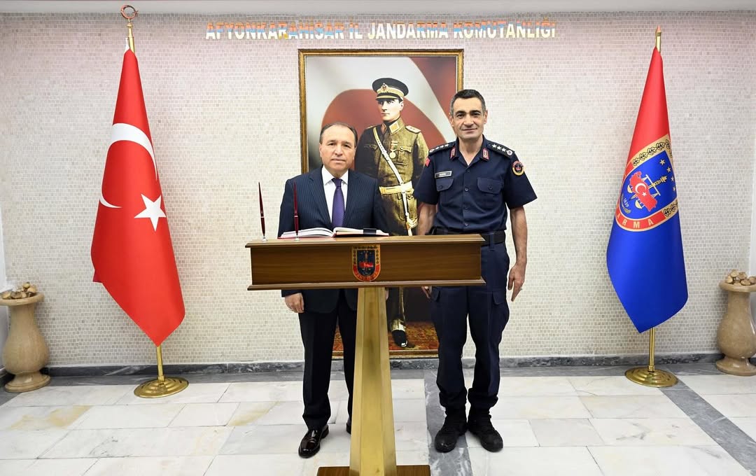 Afyon Kocatepe Üniversitesi Rektöründen Jandarma Komutanına Hayırlı Olsun Ziyareti