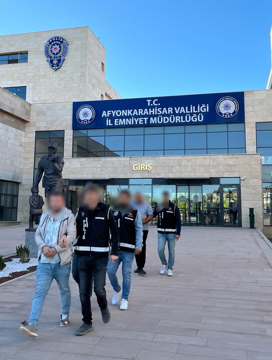 Başmakçı'da Tefecilik Operasyonu: 5 Şüpheli Gözaltında