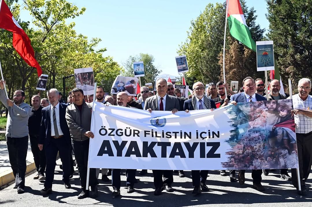 Afyon Kocatepe Üniversitesi'nden Filistin'e Destek Yürüyüşü Düzenlendi