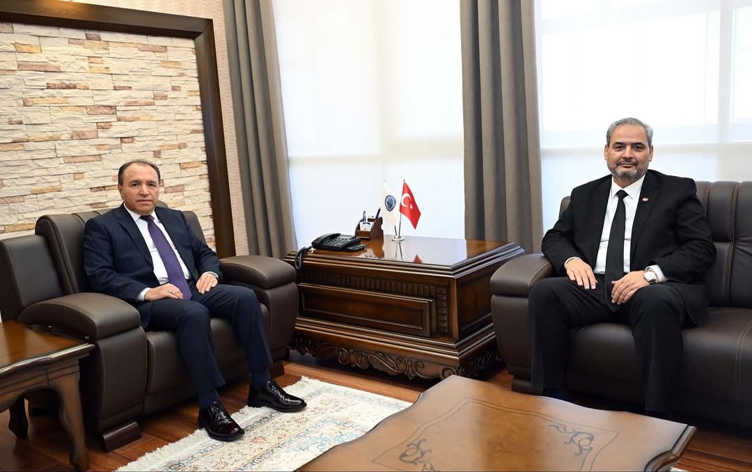 Afyonkarahisar Sağlık Bilimleri Üniversitesi Rektörü AKÜ Rektörünü Ziyaret Etti