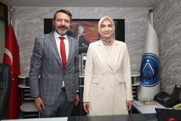 Afyonkarahisar Valisi Yiğitbaşı, Madeni Sanatkarlar Odası'nı Ziyaret Etti