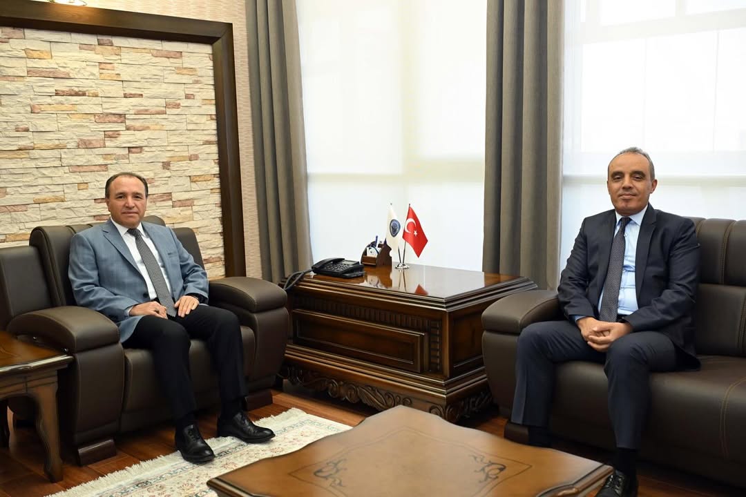 Afyonkarahisar Emniyet Müdürü, AKÜ Rektörünü Ziyaret Etti