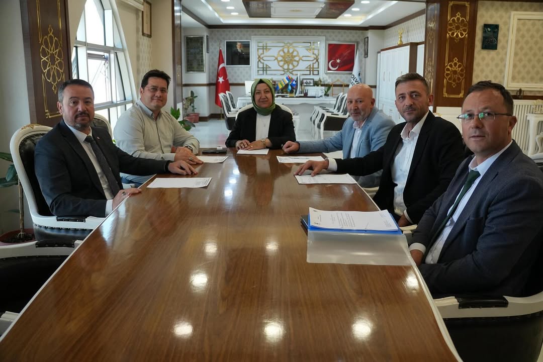 Bolvadin'de Sahipsiz Hayvanlara Destek Toplantısı: Birlik Olarak Koruma Çalışmaları