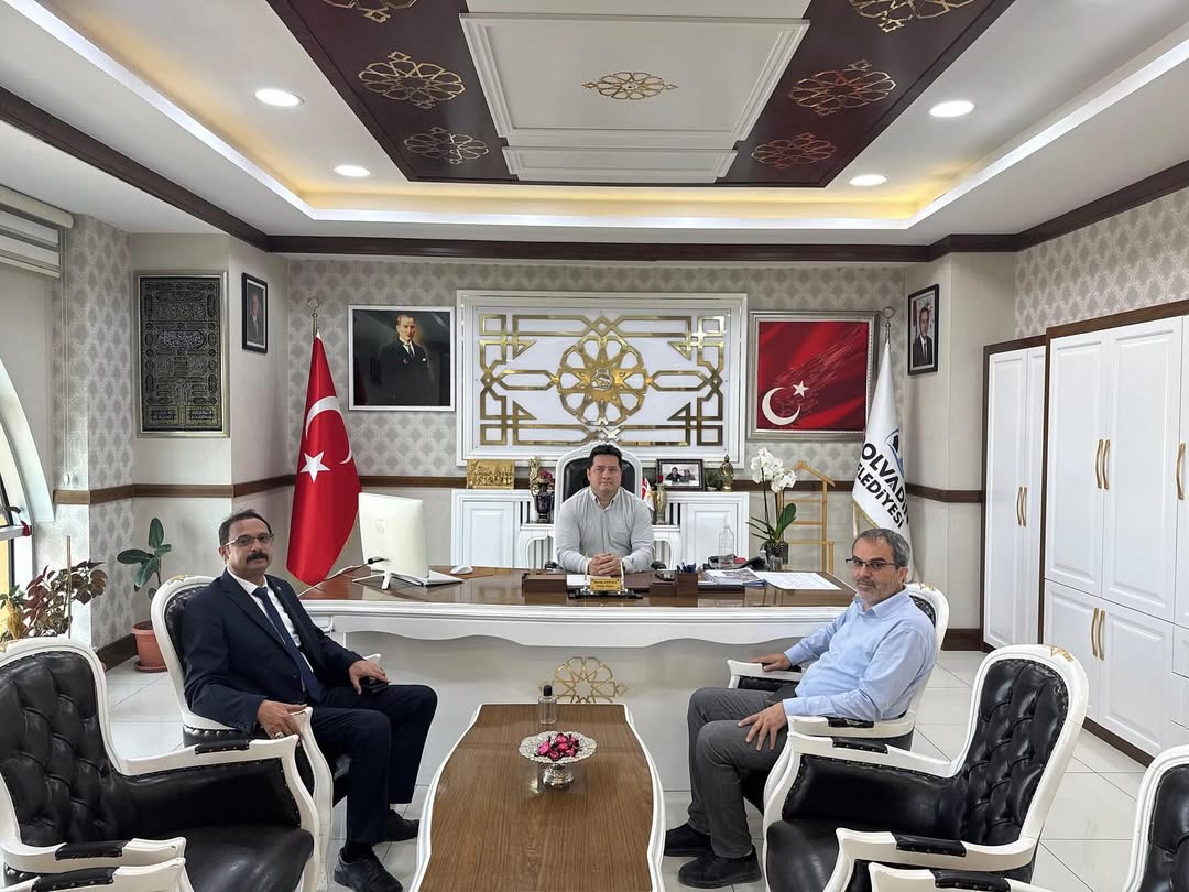 Bolvadin'de Tekstil Fabrikası Sahibi Başkan Aynacı'yı Ziyaret Etti