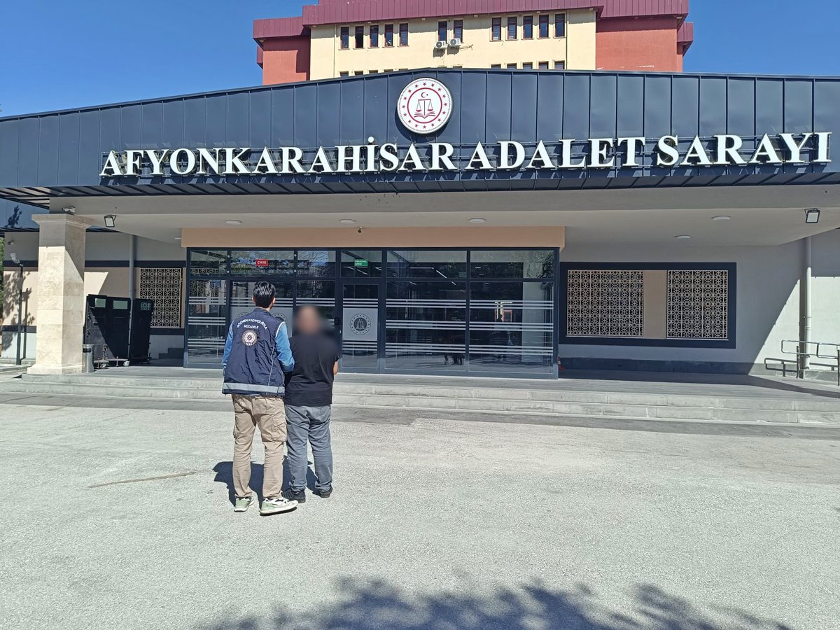 Afyonkarahisar'da Göçmen Kaçakçılığı Operasyonu: Bir Kişi Tutuklandı, Araç Trafikten Men Edildi