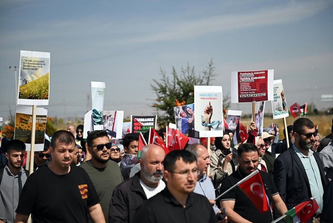 AKÜ'de Filistin'e Destek Yürüyüşü Beşinci Gününe Ulaştı