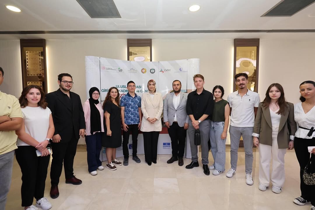 Afyon Kocatepe Üniversitesi, Girişimcilik Zirvesi'nde Kadın ve Gençlerle Buluştu