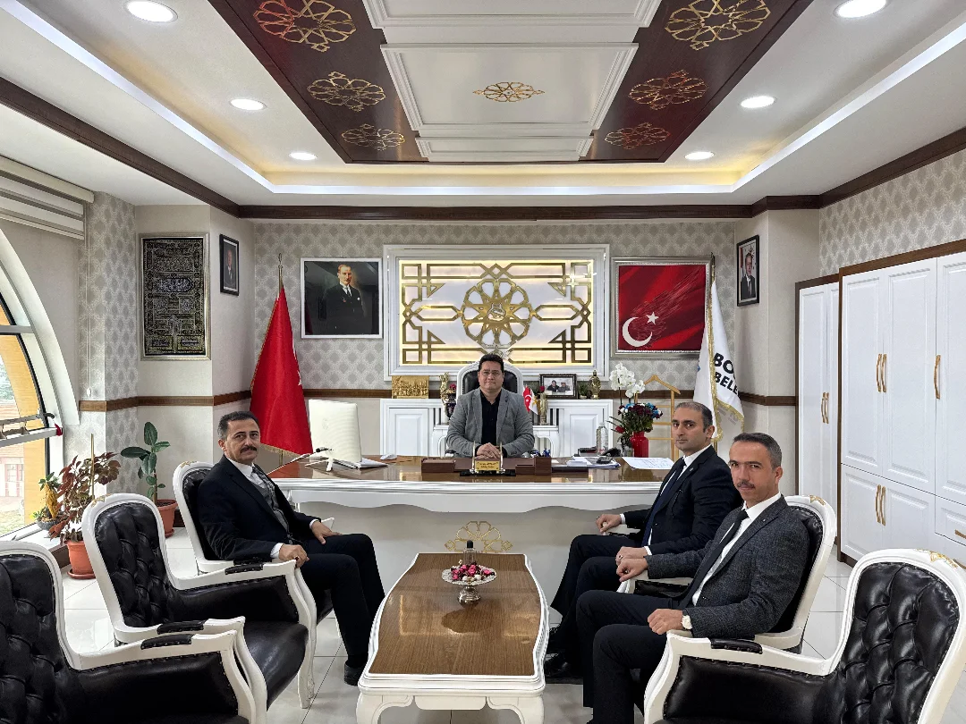 Bolvadin İlçe Milli Eğitim Müdürlüğü'nden Belediye Başkanı Derviş Aynacı'ya Nezaket Ziyareti