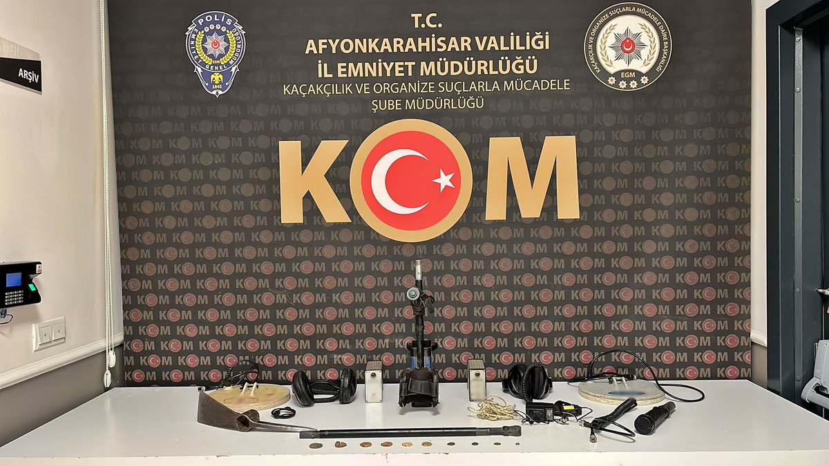Kaçakçılıkla Mücadelede Önemli Operasyon: Tarihi Eser ve Dedektör Ele Geçirildi
