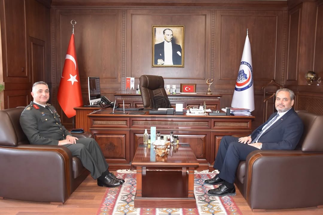 Afyonkarahisar Sağlık Bilimleri Üniversitesi Rektörü'nden Garnizon Komutanı'na Nezaket Ziyareti