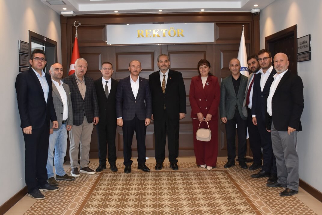 Afyonkarahisar Sağlık Bilimleri Üniversitesi Rektörü Prof. Dr. Adem Aslan, Memur-Sen Heyetini Ağırladı