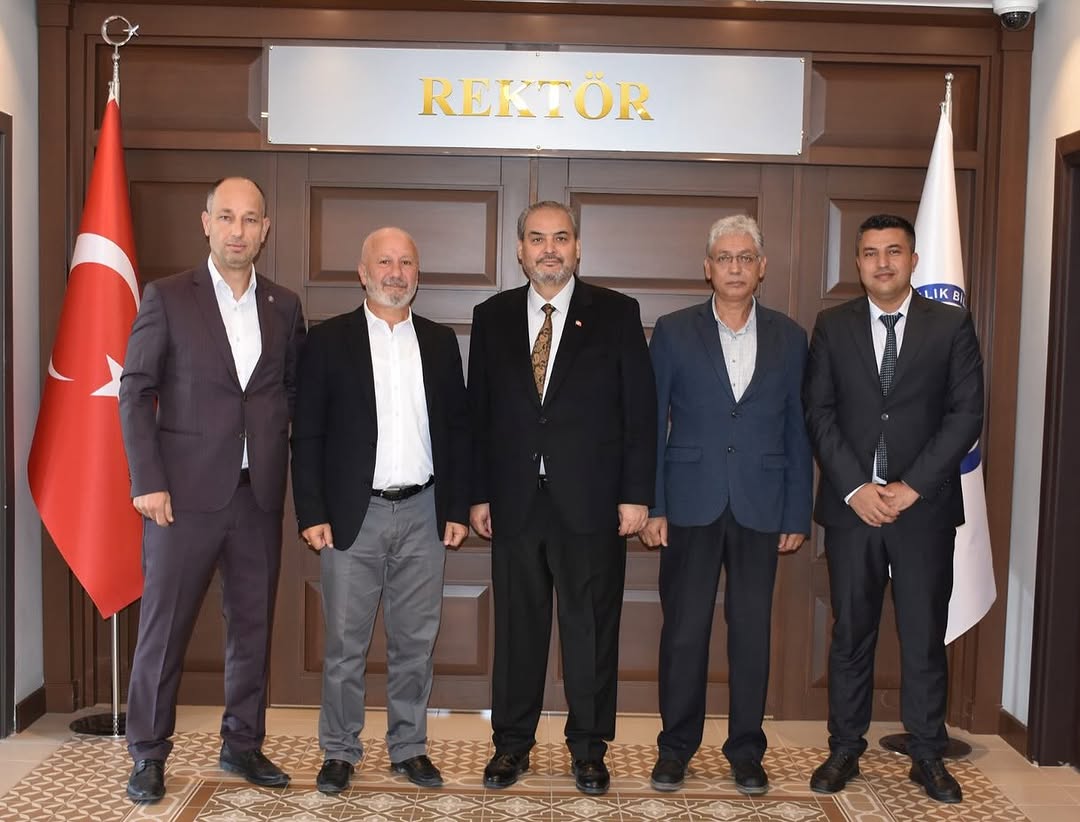 Eğitim Bir-Sen Afyonkarahisar Temsilcileri, AFSU Rektörü Prof. Dr. Adem Aslan'ı Ziyaret Etti