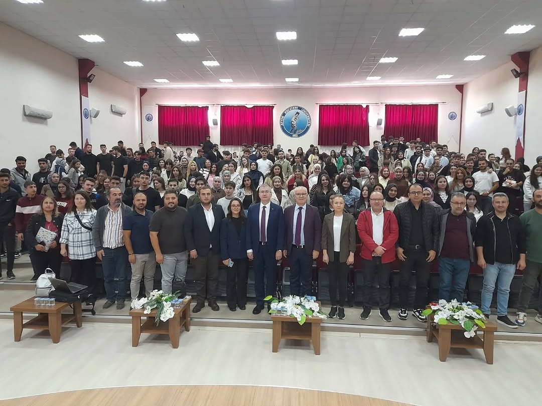 Afyon Kocatepe Üniversitesi'nde İş İlanları ve Kariyer Fırsatları Konferansı Düzenlendi