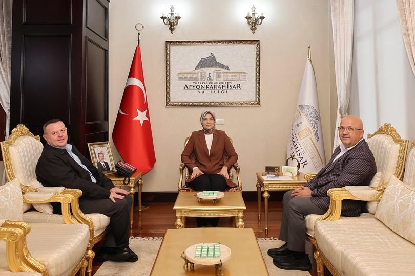 Afyonkarahisar Valisi Yiğitbaşı, İl Genel Meclisi Başkanı ve İş İnsanını Makamında Ağırladı
