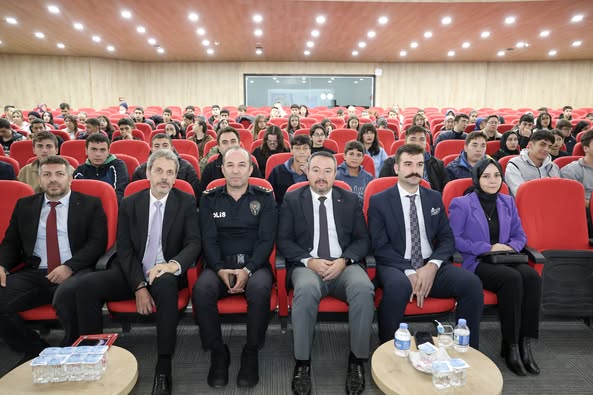 Sandıklı'da Yunus Emre Anma Programı: Hoşgörü ve İnsan Sevgisi Vurgulandı