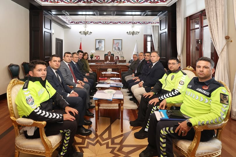 Afyonkarahisar'da Karayolları ve Trafik Güvenliği Değerlendirme Toplantısı Yapıldı