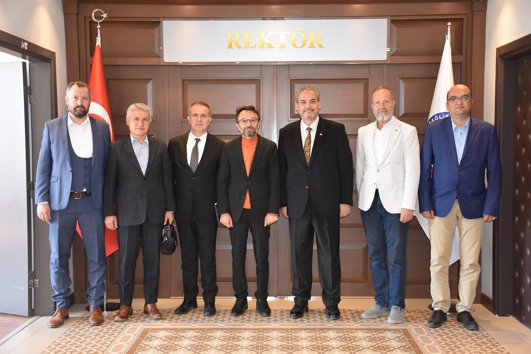 Prof. Dr. Adem Aslan, Afyonkarahisar Sağlık Bilimleri Üniversitesi'nde Görevine Başladı