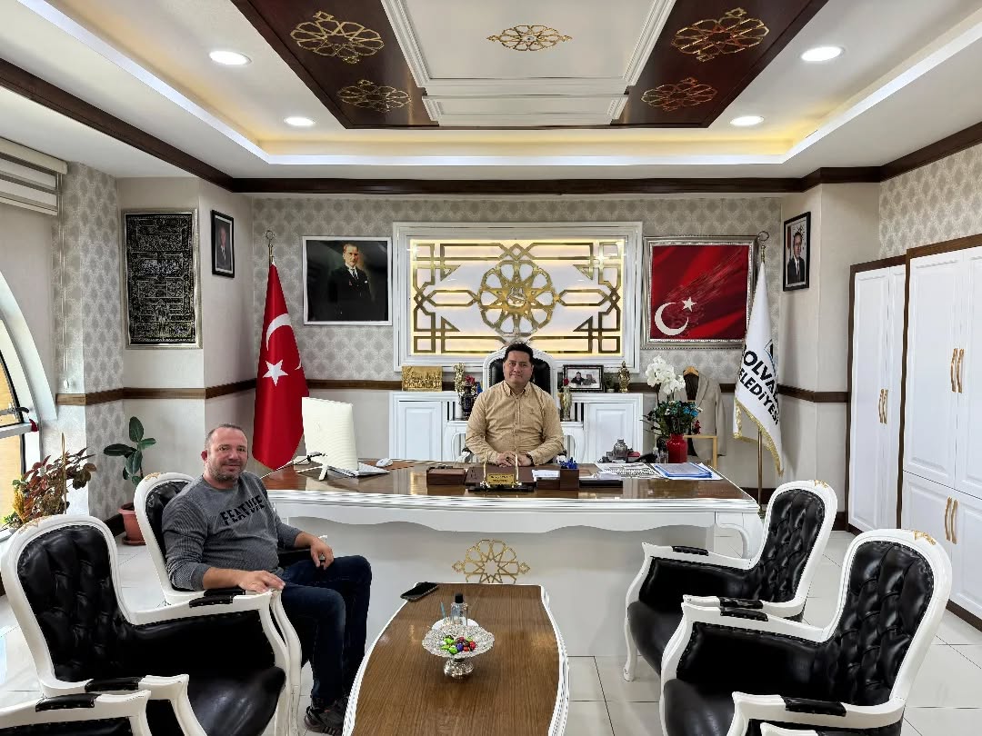 Veteriner Hekim Ferit Tanır, Bolvadin Belediye Başkanı Derviş Aynacı'yı Makamında Ziyaret Etti