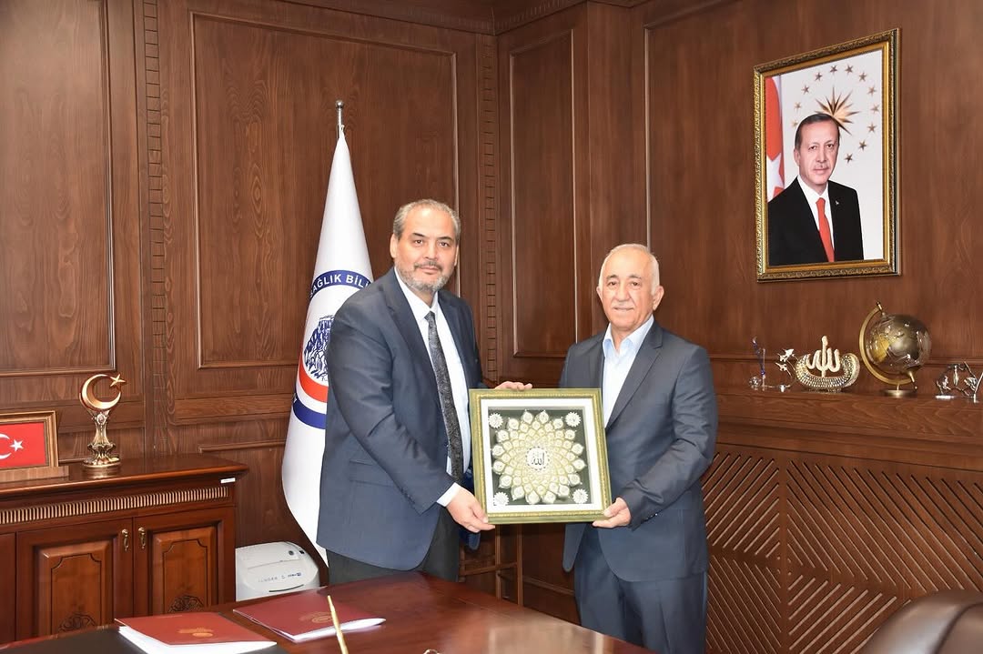 Afyonkarahisar Sağlık Bilimleri Üniversitesi Rektörü'nden Yeni Görev Tebriği