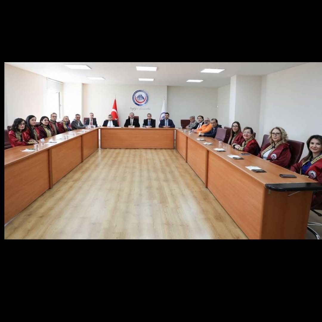 Afyonkarahisar'da 9 Öğretim Üyesine Akademik Kadro Ataması ve Cübbe Giydirme Töreni