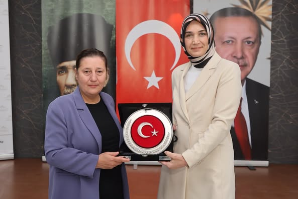 Afyonkarahisar'da Muhtarlar Günü Kutlaması: Vali Yiğitbaşı Muhtarlarla Buluştu