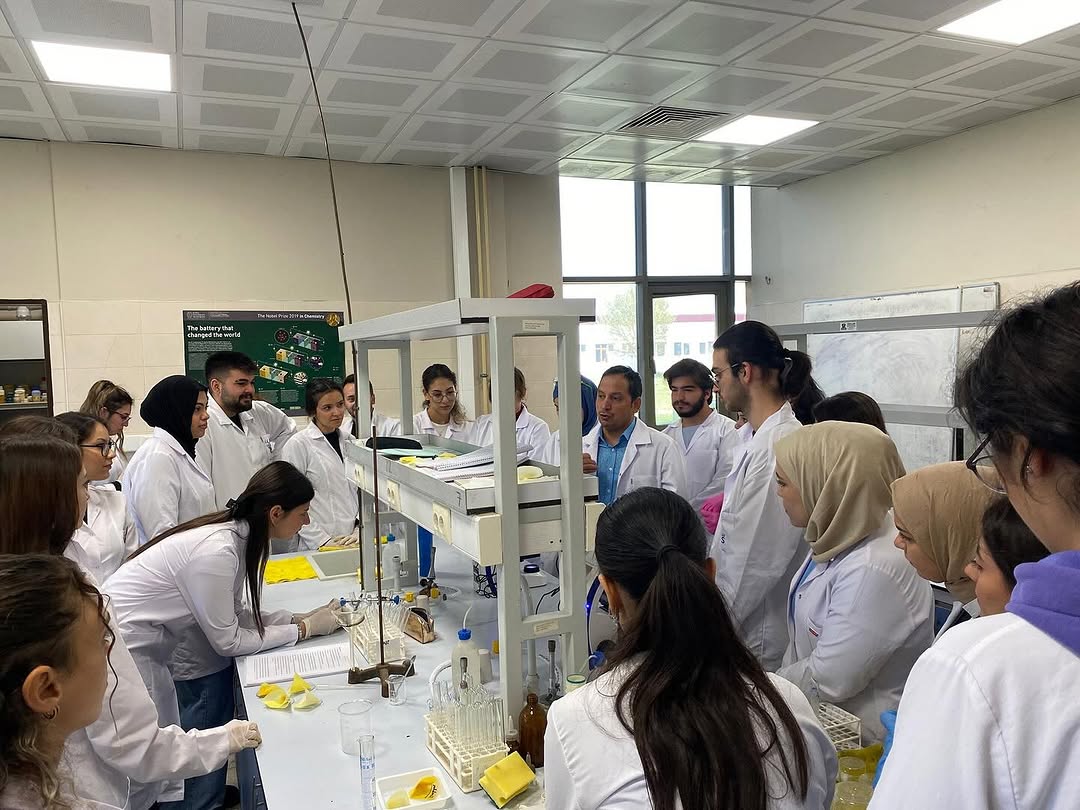 Şeker Kristallerinin Mikroskobik Dünyası Afyon Kocatepe Üniversitesi'nde İncelendi