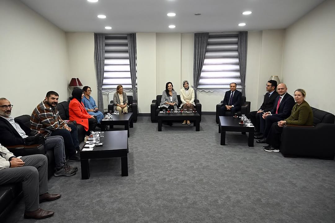 Türkan Şoray, Afyon Kocatepe Üniversitesi'nde Sinema Severlerle Buluştu