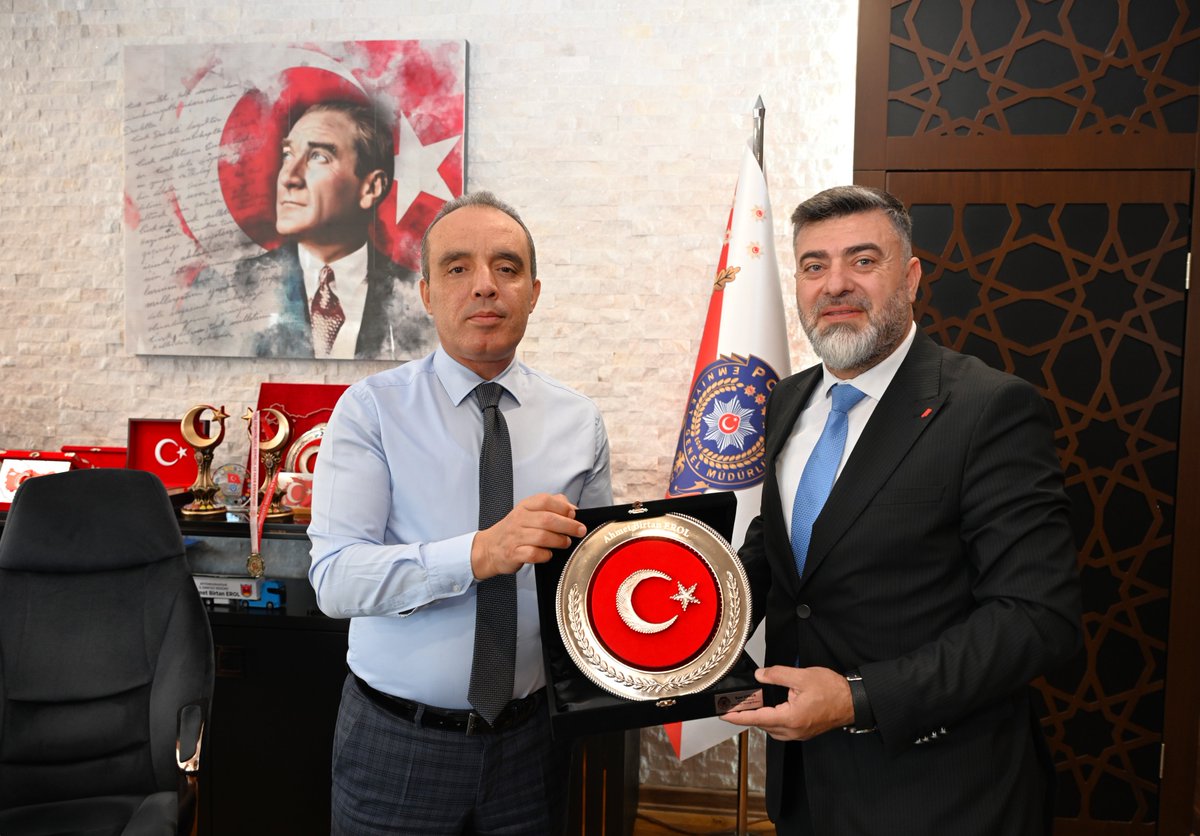 Afyonkarahisar Muhtarlar Derneği Başkanı, İl Emniyet Müdürü'nü Ziyaret Etti