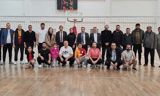 Öğretmenler Günü Voleybol Turnuvası Heyecanla Başladı