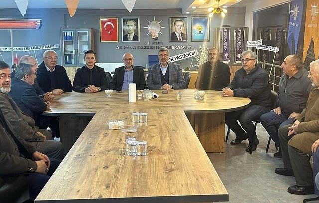 AK Parti Afyonkarahisar İl Başkanı Dazkırı İlçe Teşkilatını Ziyaret Ederek Başarılar Diledi