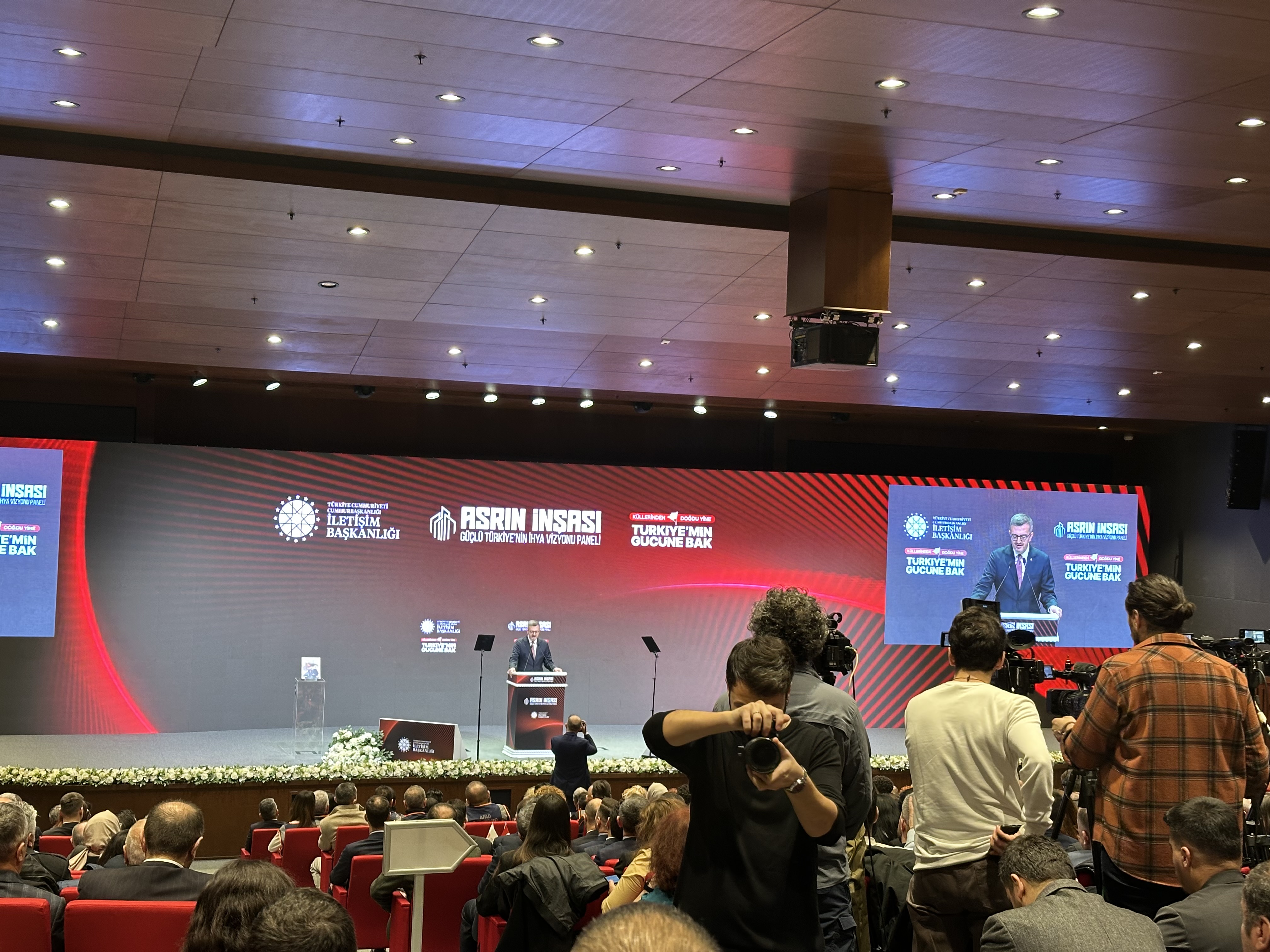 AKÜ Öğretim Üyelerinden Asrın İnşası: Güçlü Türkiye'nin İhya Vizyonu Paneli